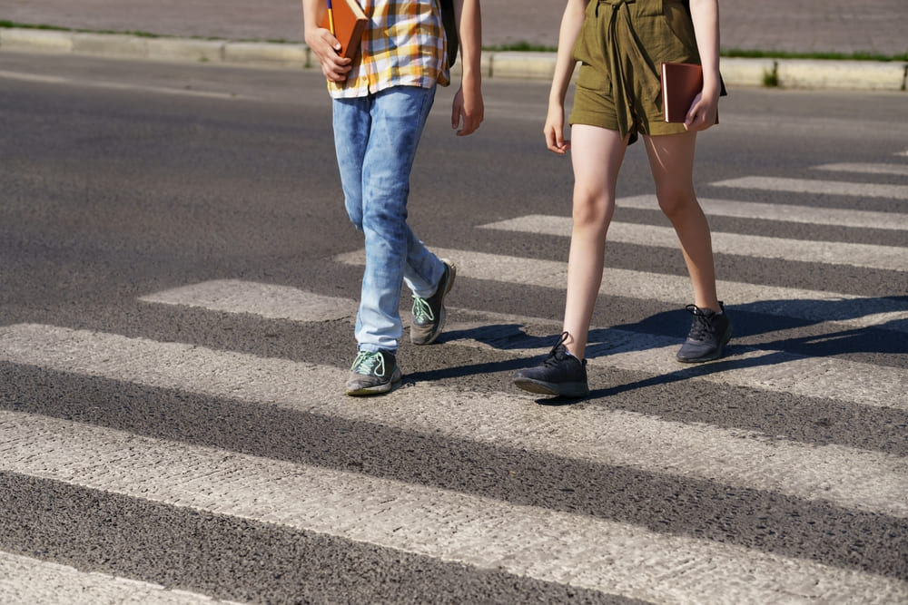 New York Pedestrian Crosswalk Law: Your Rights & Responsibilities